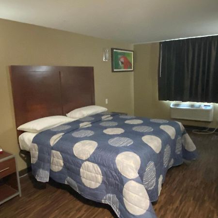 Hotel Jamaica Plaza Нью-Йорк Экстерьер фото