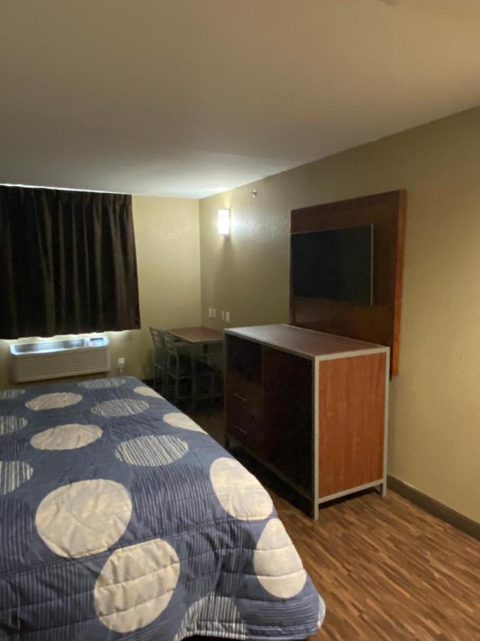 Hotel Jamaica Plaza Нью-Йорк Экстерьер фото