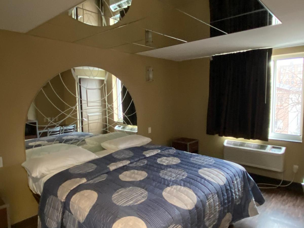 Hotel Jamaica Plaza Нью-Йорк Экстерьер фото