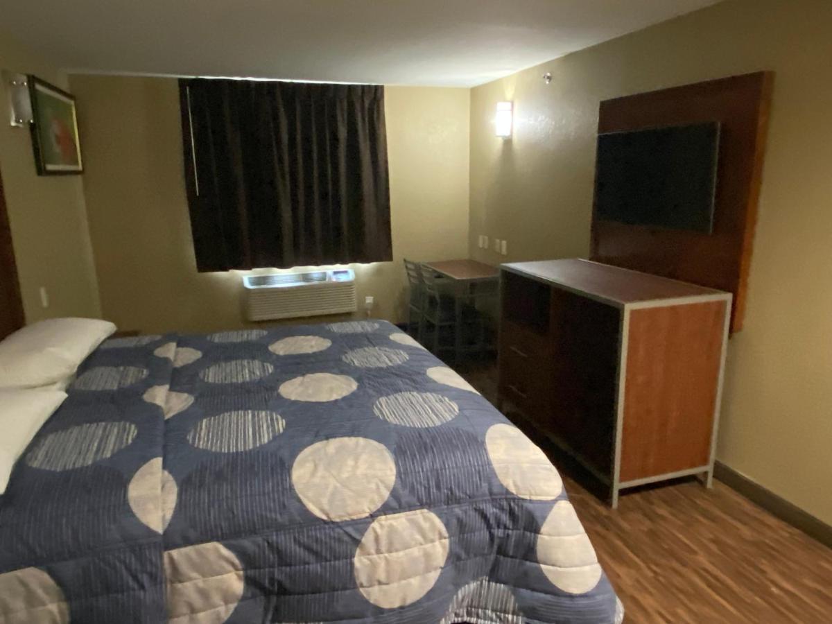 Hotel Jamaica Plaza Нью-Йорк Экстерьер фото