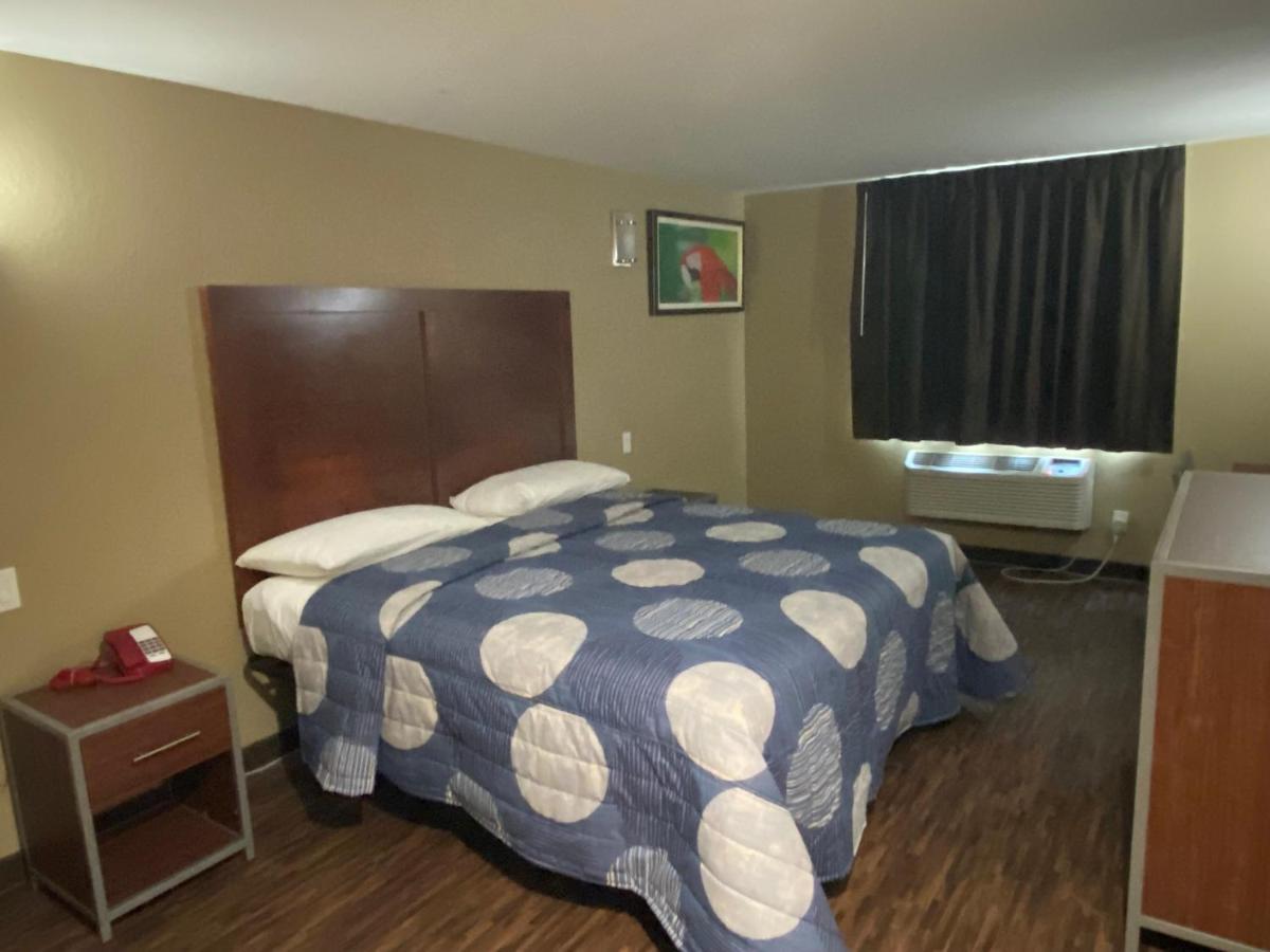 Hotel Jamaica Plaza Нью-Йорк Экстерьер фото